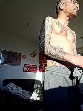 mileflav0r online show from 03/20/26, 07:13