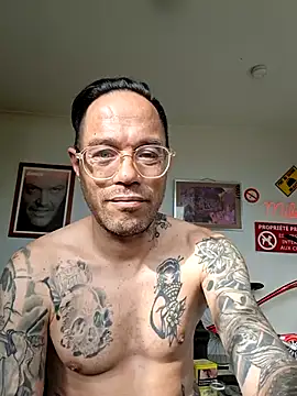 Snapshot of mileflav0r chatting on 04/11/26, 07:45 mileflav0r online show from 04/11/26, 07:45