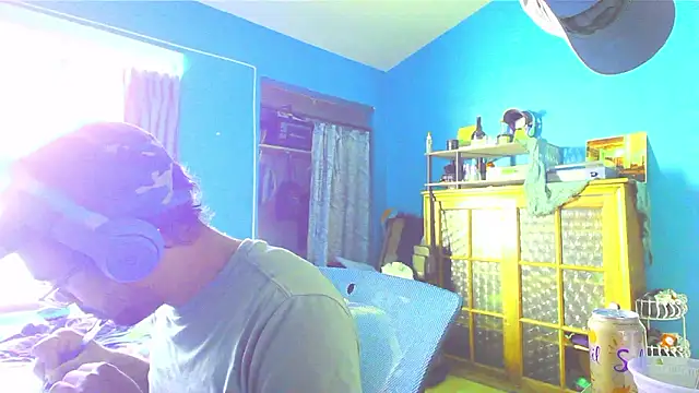 Snapshot of _______the chatting on 03/05/26, 11:23 the online show from 03/05/26, 11:23