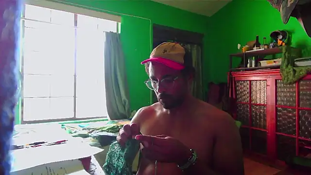 Snapshot of _______the chatting on 03/29/26, 10:10 the online show from 03/29/26, 10:10