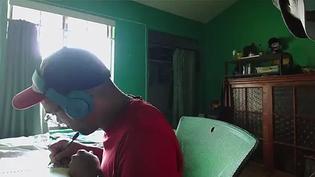 Snapshot of _______the chatting on 04/27/26, 03:54 the online show from 04/27/26, 03:54