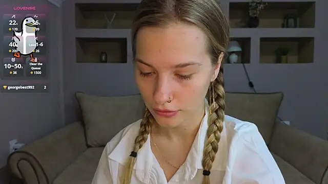 LinaCristonsen online show from 11/12/25, 03:23