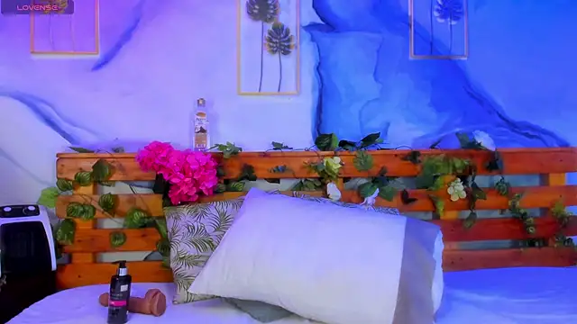 Snapshot of Perla_Franco chatting on 01/22/25, 11:23 Perla Franco online show from 01/22/25, 11:23