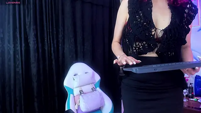 Snapshot of Perla_Franco chatting on 03/22/25, 05:06 Perla Franco online show from 03/22/25, 05:06