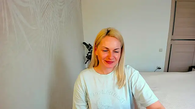 Snapshot of Alicee_Gracee chatting on 03/26/26, 10:43 Alicee Gracee online show from 03/26/26, 10:43