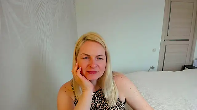 Snapshot of Alicee_Gracee chatting on 03/27/26, 07:36 Alicee Gracee online show from 03/27/26, 07:36