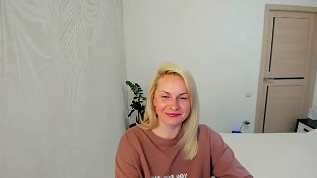 Snapshot of Alicee_Gracee chatting on 03/29/26, 07:14 Alicee Gracee online show from 03/29/26, 07:14