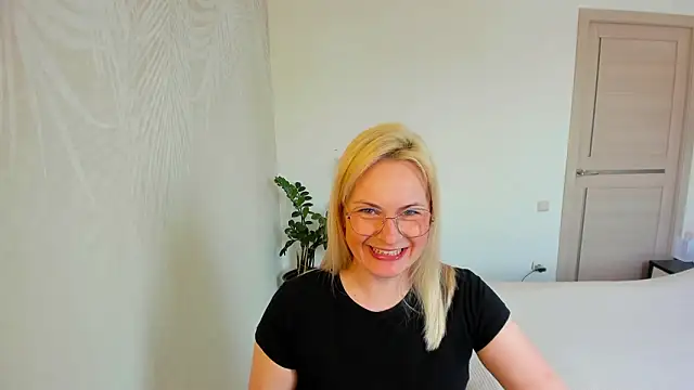 Snapshot of Alicee_Gracee chatting on 03/30/26, 08:48 Alicee Gracee online show from 03/30/26, 08:48