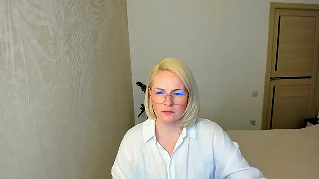 Snapshot of Alicee_Gracee chatting on 04/15/26, 07:21 Alicee Gracee online show from 04/15/26, 07:21