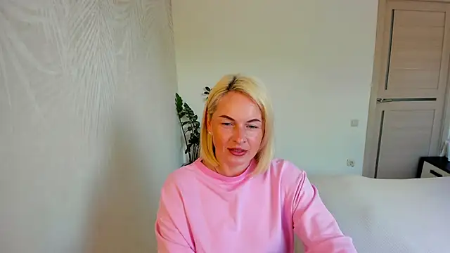Snapshot of Alicee_Gracee chatting on 06/21/26, 08:28 Alicee Gracee online show from 06/21/26, 08:28