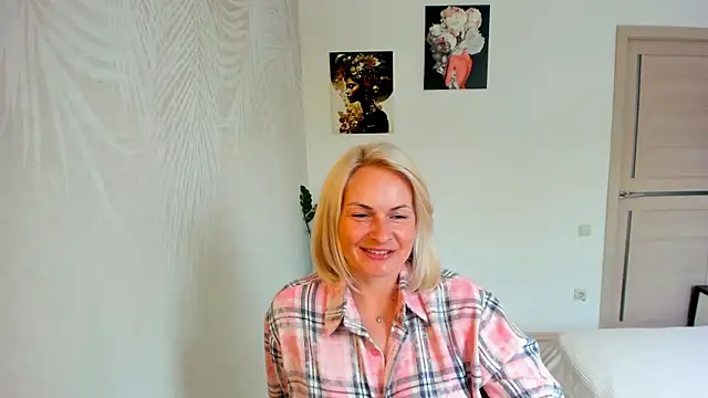 Snapshot of Alicee_Gracee chatting on 07/05/26, 09:49 Alicee Gracee online show from 07/05/26, 09:49