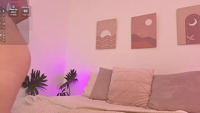 Snapshot of Mia_Heartt chatting on 03/24/26, 07:08 Mia Heartt online show from 03/24/26, 07:08