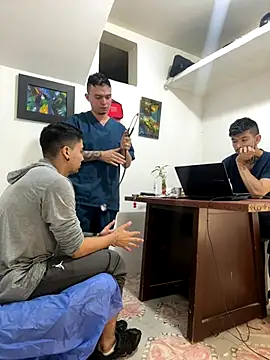 Snapshot of Anthony-Martin chatting on 01/06/26, 01:04 Anthony-Martin online show from 01/06/26, 01:04