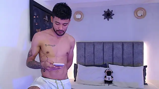 evil boys 77 online show from 12/01/24, 10:32