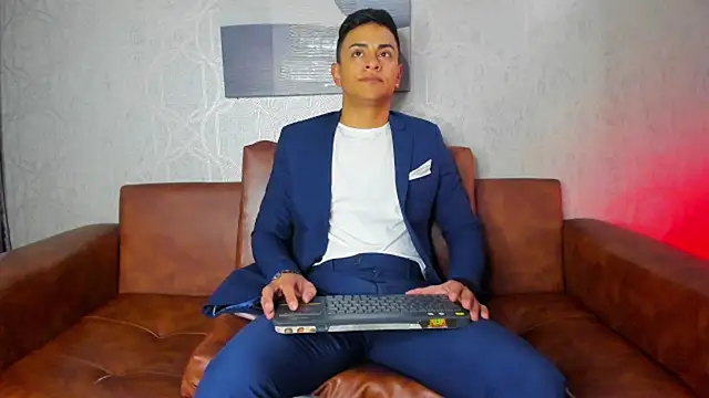 Snapshot of Lucii_fer_ chatting on 09/15/25, 11:54 Lucii fer  online show from 09/15/25, 11:54