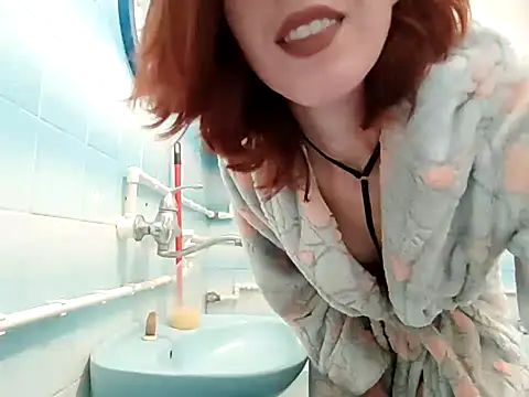 Snapshot of beaverwoman chatting on 12/30/24, 10:45 beaverwoman online show from 12/30/24, 10:45