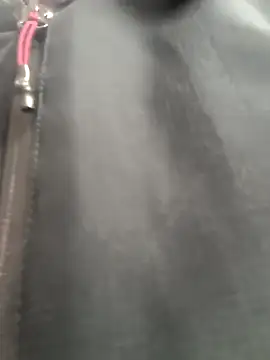 Snapshot of beaverwoman chatting on 01/05/25, 01:04 beaverwoman online show from 01/05/25, 01:04