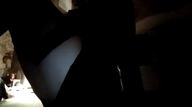 Snapshot of beaverwoman chatting on 01/07/25, 01:14 beaverwoman online show from 01/07/25, 01:14