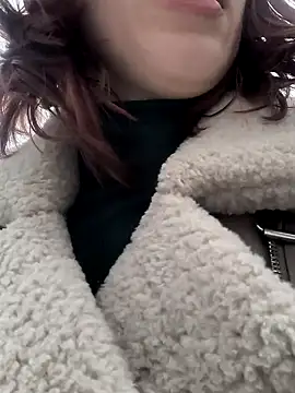 Snapshot of beaverwoman chatting on 01/16/25, 11:04 beaverwoman online show from 01/16/25, 11:04