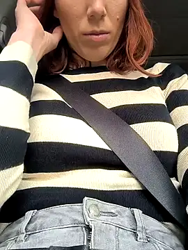 Snapshot of beaverwoman chatting on 01/21/25, 12:18 beaverwoman online show from 01/21/25, 12:18