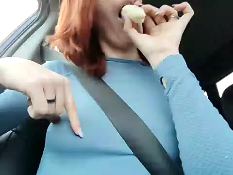 Snapshot of beaverwoman chatting on 02/06/25, 05:57 beaverwoman online show from 02/06/25, 05:57