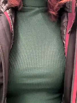 Snapshot of beaverwoman chatting on 02/15/25, 09:38 beaverwoman online show from 02/15/25, 09:38