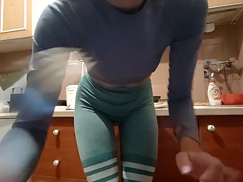 Snapshot of beaverwoman chatting on 09/26/25, 03:38 beaverwoman online show from 09/26/25, 03:38