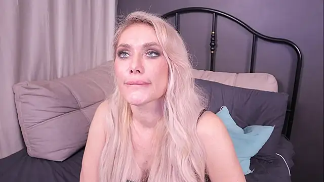 IsadoraDunkan online show from 03/21/25, 03:22