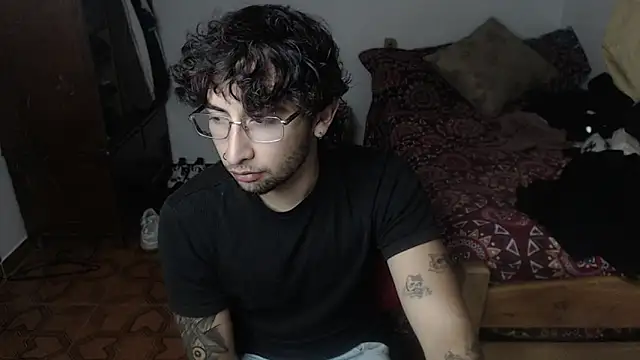 Snapshot of Dereck_Dickson chatting on 09/20/25, 02:23 Dereck Dickson online show from 09/20/25, 02:23