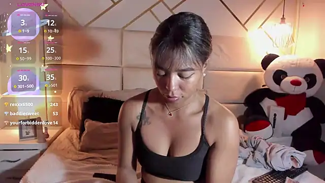 Snapshot of Nathaliajonees chatting on 02/04/25, 07:00 Nathaliajonees online show from 02/04/25, 07:00