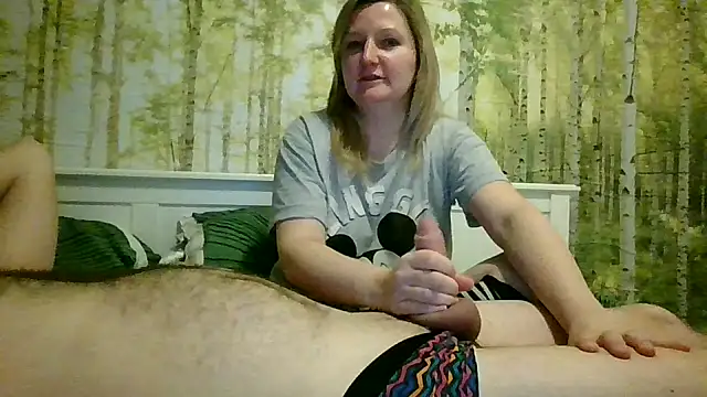 Snapshot of CoupleKitty chatting on 02/13/25, 10:00 CoupleKitty online show from 02/13/25, 10:00