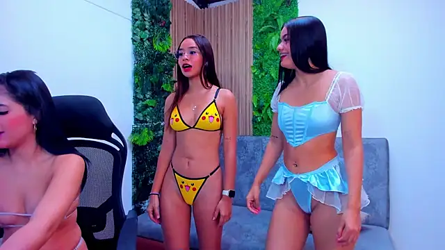 Snapshot of Couples_Wallen chatting on 03/21/26, 01:16 Couples Wallen online show from 03/21/26, 01:16