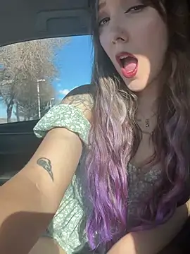 Snapshot of thevixenviolet chatting on 04/15/26, 12:06 thevixenviolet online show from 04/15/26, 12:06