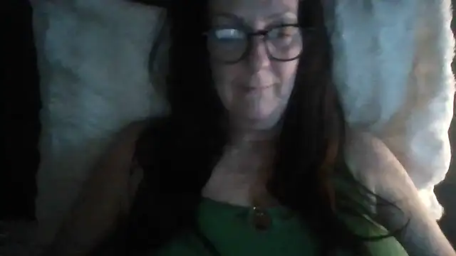 Snapshot of Tillieuk chatting on 05/02/26, 10:04 Tillieuk online show from 05/02/26, 10:04