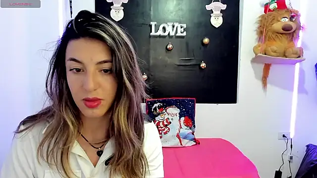 Snapshot of queen-natty chatting on 12/03/24, 03:09 queen-natty online show from 12/03/24, 03:09