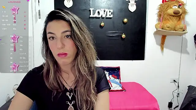 Snapshot of queen-natty chatting on 12/04/24, 01:36 queen-natty online show from 12/04/24, 01:36