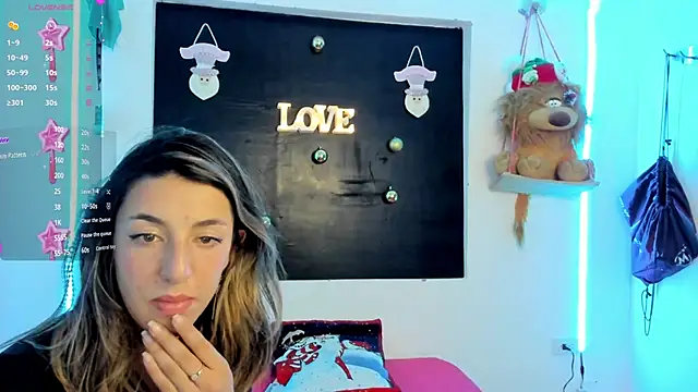 Snapshot of queen-natty chatting on 12/04/24, 07:50 queen-natty online show from 12/04/24, 07:50