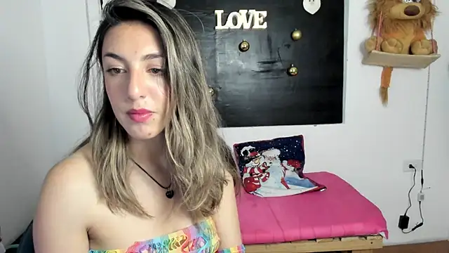 Snapshot of queen-natty chatting on 12/10/24, 03:30 queen-natty online show from 12/10/24, 03:30