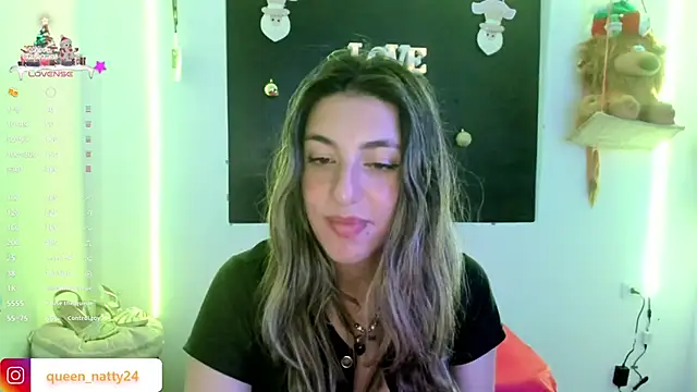 Snapshot of queen-natty chatting on 01/05/25, 07:28 queen-natty online show from 01/05/25, 07:28