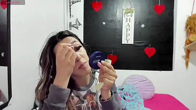 Snapshot of queen-natty chatting on 01/20/25, 04:21 queen-natty online show from 01/20/25, 04:21