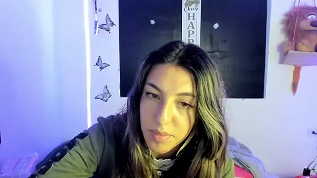 Snapshot of queen-natty chatting on 02/04/25, 04:05 queen-natty online show from 02/04/25, 04:05