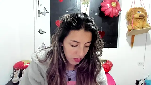 Snapshot of queen-natty chatting on 03/01/25, 03:21 queen-natty online show from 03/01/25, 03:21