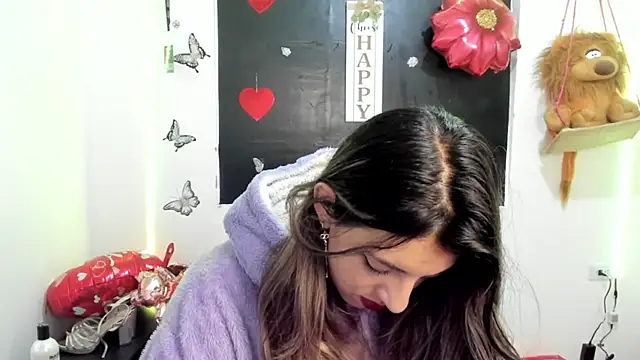 Snapshot of queen-natty chatting on 03/03/25, 01:20 queen-natty online show from 03/03/25, 01:20