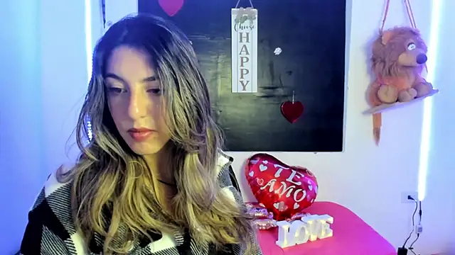 Snapshot of queen-natty chatting on 03/09/25, 03:32 queen-natty online show from 03/09/25, 03:32