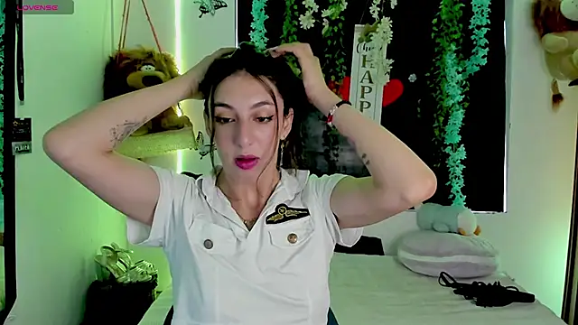 Snapshot of queen-natty chatting on 04/29/26, 02:21 queen-natty online show from 04/29/26, 02:21