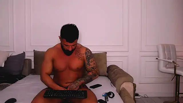 Snapshot of UrsuKing chatting on 01/25/25, 09:35 UrsuKing online show from 01/25/25, 09:35