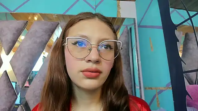 Snapshot of LARICSABLUE chatting on 03/06/25, 04:07 LARICSABLUE online show from 03/06/25, 04:07