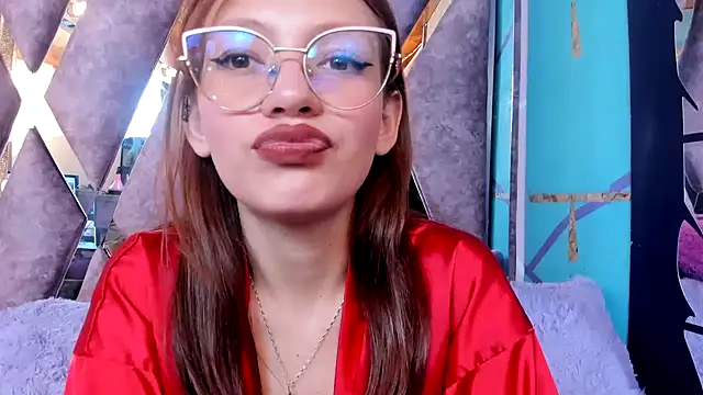 Snapshot of LARICSABLUE chatting on 03/08/25, 09:51 LARICSABLUE online show from 03/08/25, 09:51