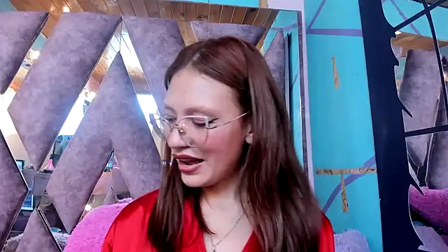 Snapshot of LARICSABLUE chatting on 03/09/25, 12:53 LARICSABLUE online show from 03/09/25, 12:53