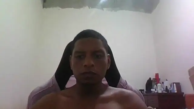 Snapshot of Daaniel593 chatting on 04/21/26, 04:23 Daaniel593 online show from 04/21/26, 04:23